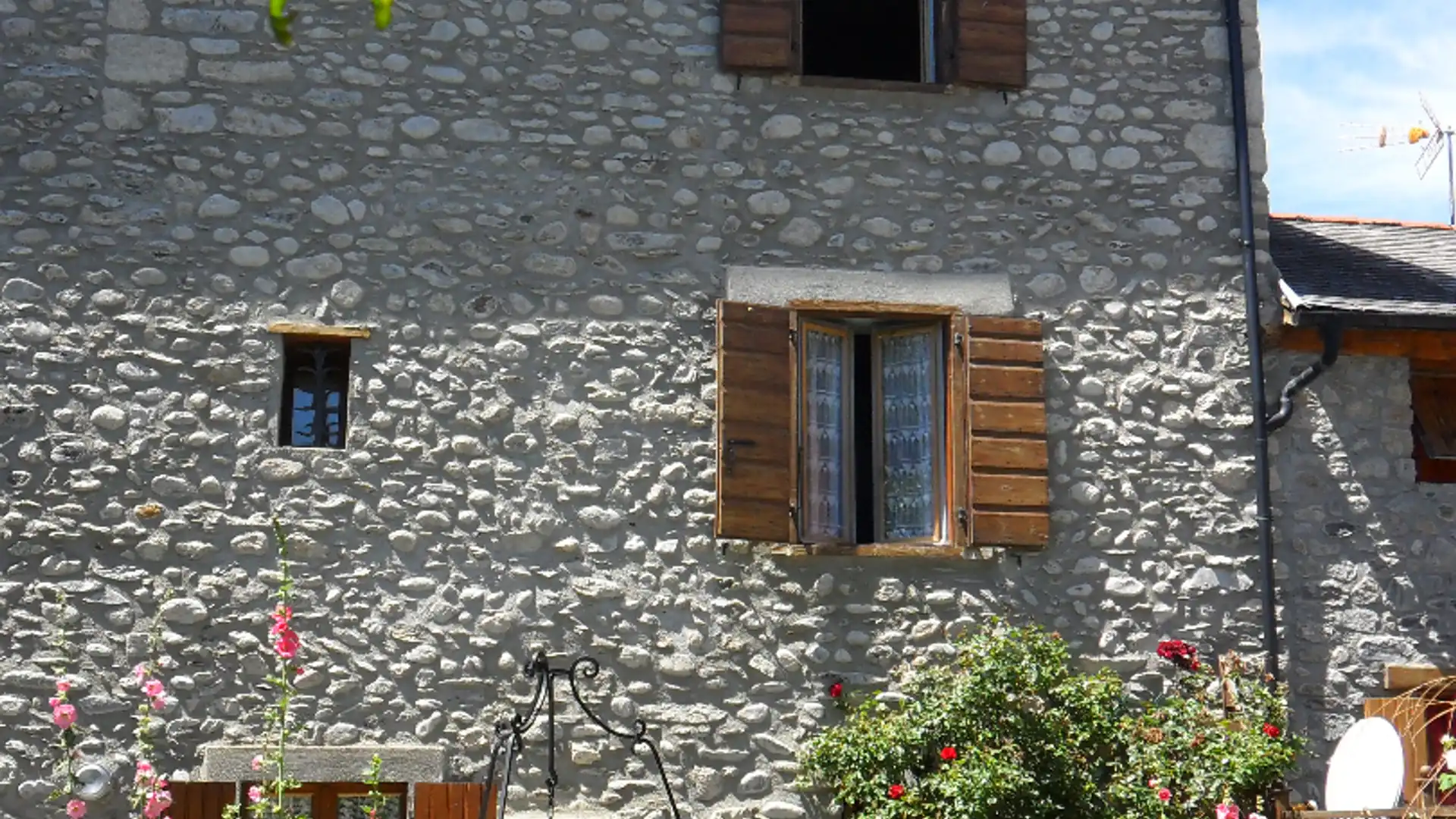 Vista exterior de Finca rústica en venta en Ur con Calefacción, Jardín privado y Trastero