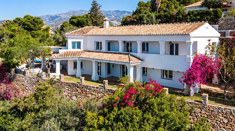 GRAN VILLA CON VISTAS INCREÍBLES AL MAR