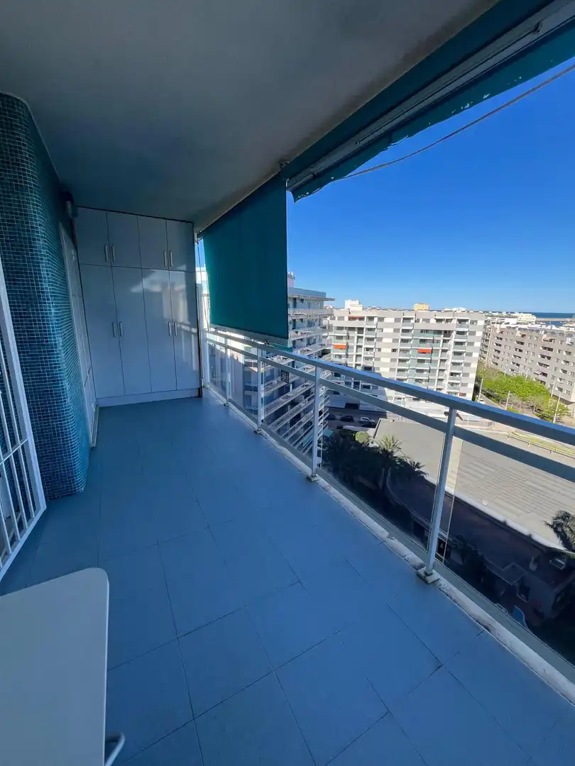 Terraza de Apartamento de alquiler en Gandia con Aire acondicionado, Calefacción y Jardín privado