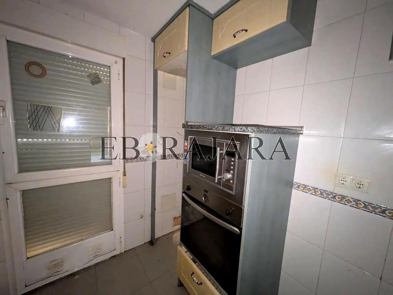 Cuina de Casa adosada en venda en Talavera de la Reina amb Jardí privat, Parquet i Terrassa