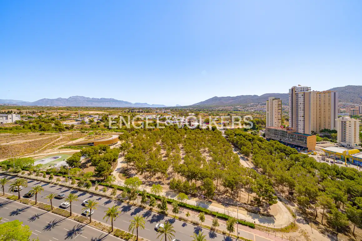 Vista exterior de Apartamento en venta en Benidorm con Aire acondicionado, Trastero y Amueblado