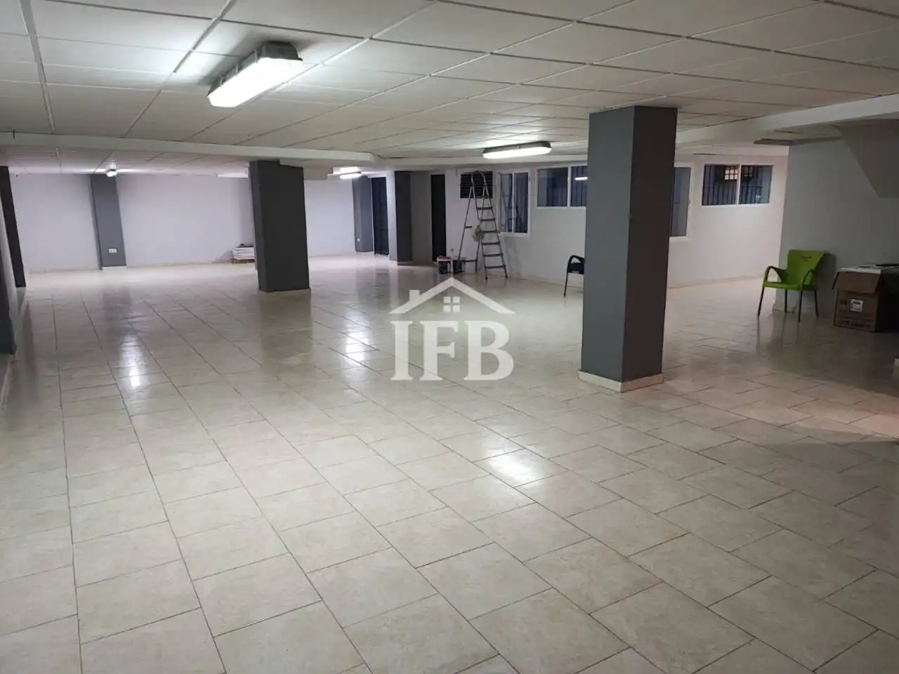 Local comercial en venta en Avenida Augusto Vázquez, imagen 4