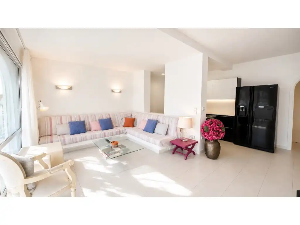 Sala d'estar de Casa o xalet en venda en Empuriabrava