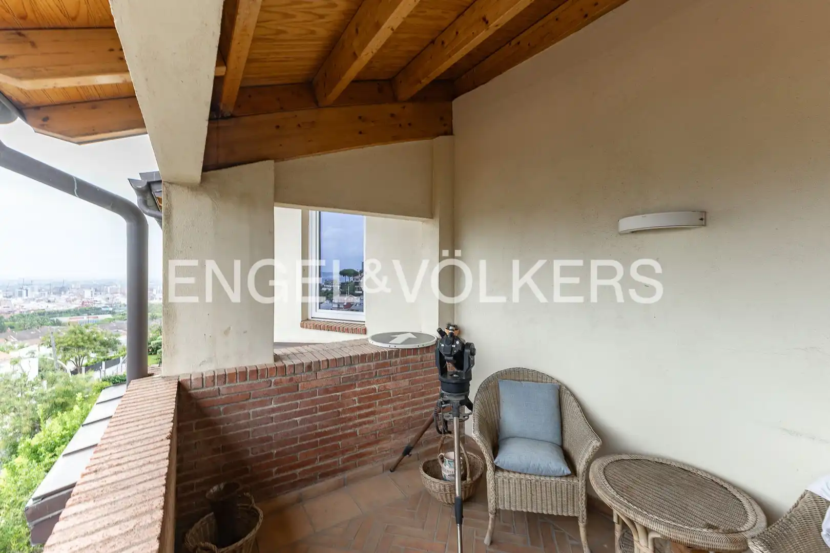 Balcony of Houses for sale in Esplugues de Llobregat  with Air Conditioner, Heating and Private garden
