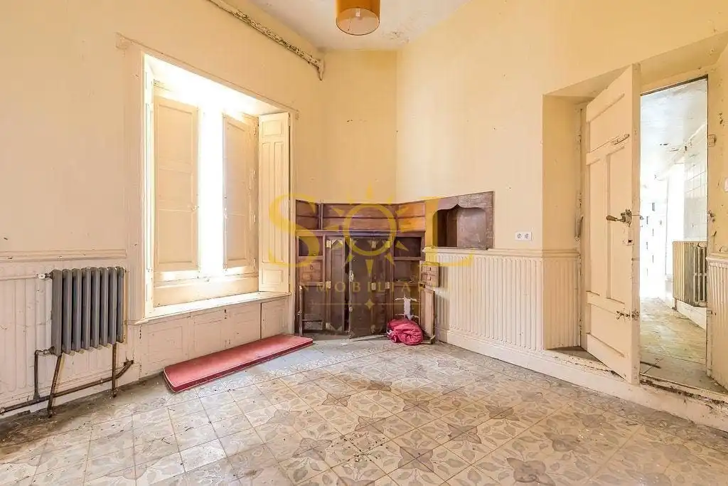 Local en venta en Gordoncillo con Parquet