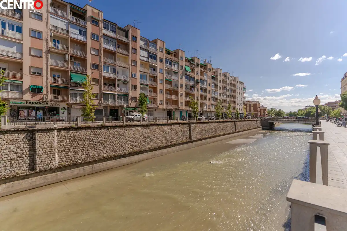 Vista exterior de Piso en venta en Granada con Aire acondicionado y Terraza
