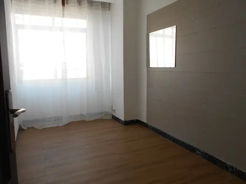Habitación de Piso de alquiler en Ferrol con Parquet