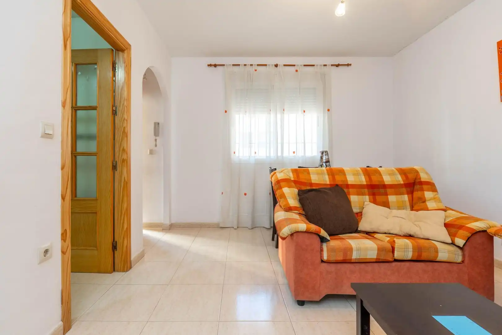 Sala d'estar de Pis en venda en Churriana de la Vega amb Piscina comunitària