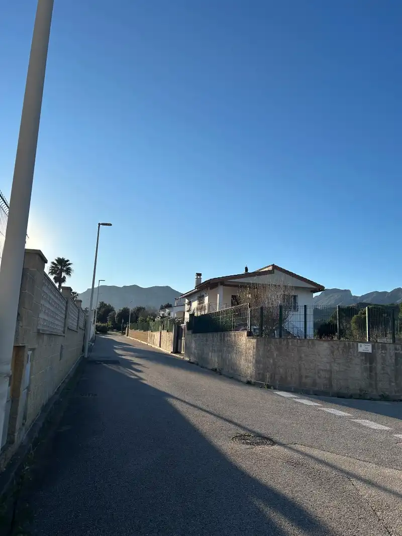 Vista exterior de Casa o xalet en venda en Gandia amb Aire condicionat, Jardí privat i Terrassa