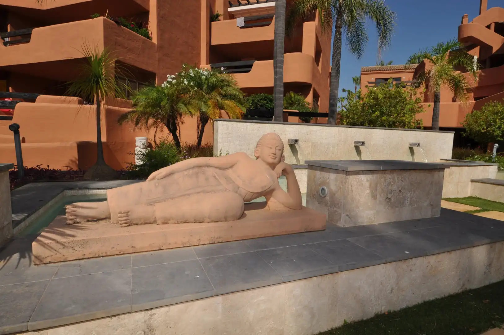 Außenansicht von Dachboden zur Miete in Estepona mit Klimaanlage, Heizung und Terrasse