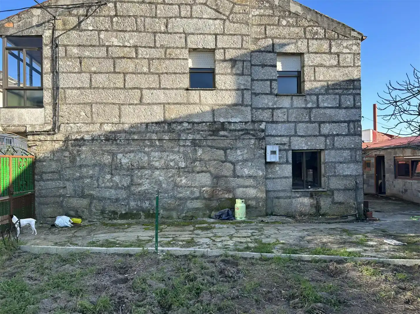 Vista exterior de Planta baixa en venda en O Carballiño   amb Jardí privat, Traster i Moblat