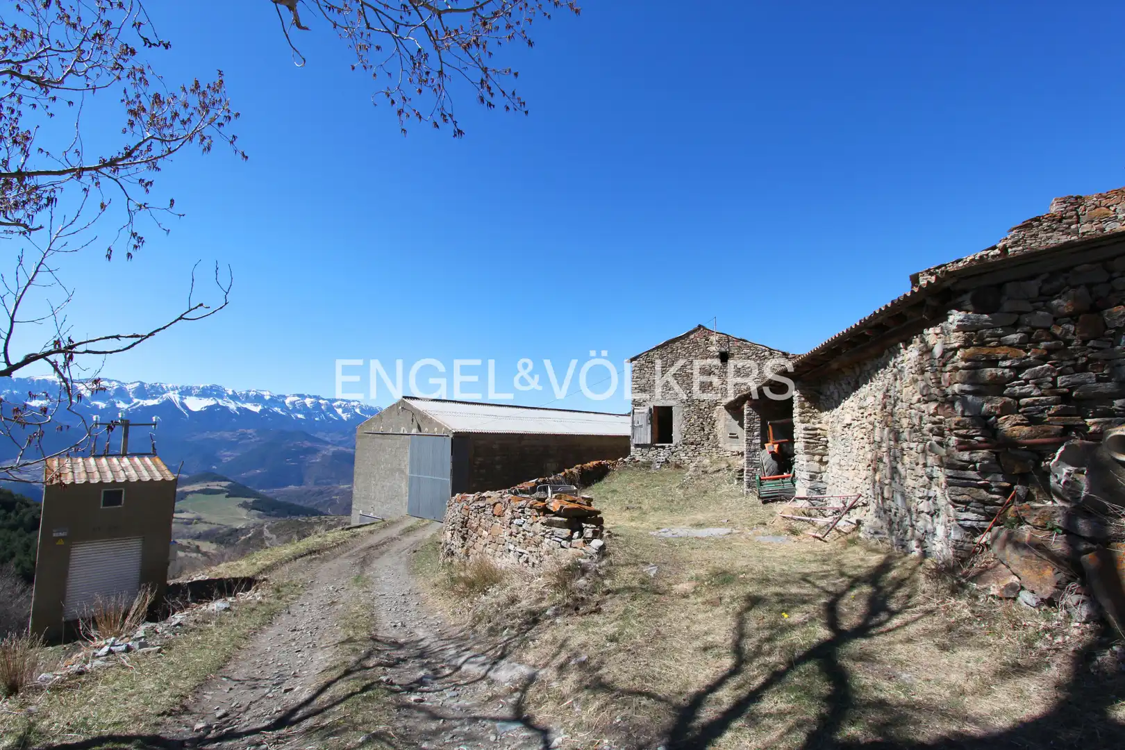 Country homes for sale in Prullans  with Heating, Private garden and Parquet flooring