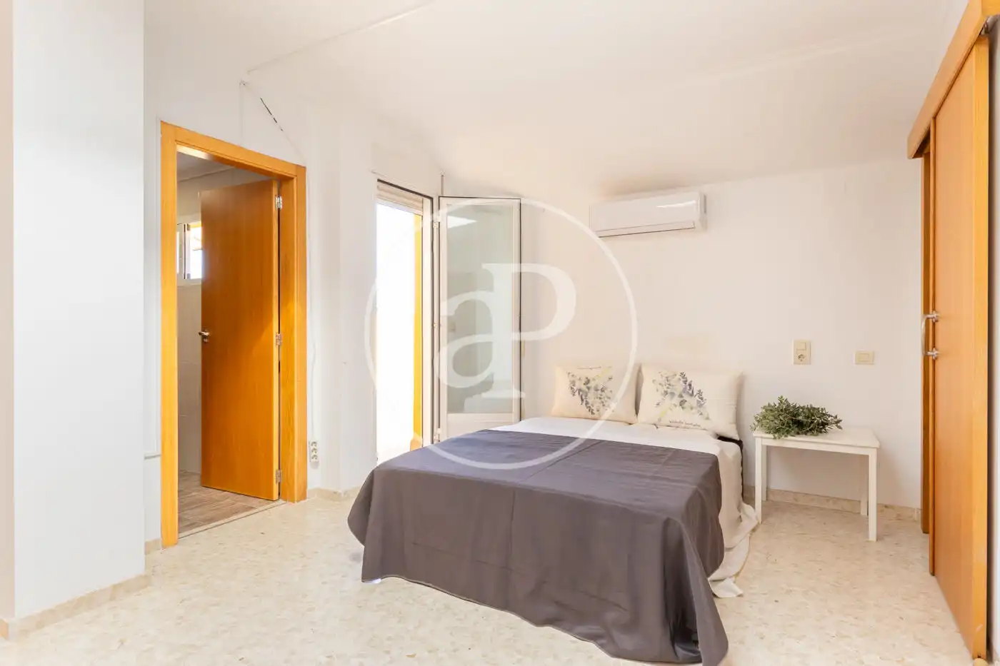 Schlafzimmer von Dachboden zum Verkauf in Canet d'En Berenguer mit Klimaanlage, Heizung und Terrasse