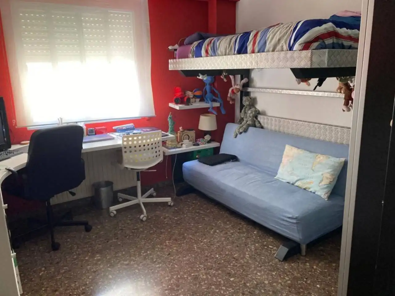Dormitori de Pis de lloguer en Valencia amb Aire condicionat, Calefacció i Moblat
