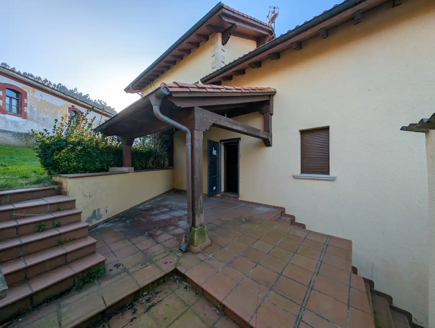 Jardí de Casa o xalet en venda en Val de San Vicente  amb Calefacció, Terrassa i Traster