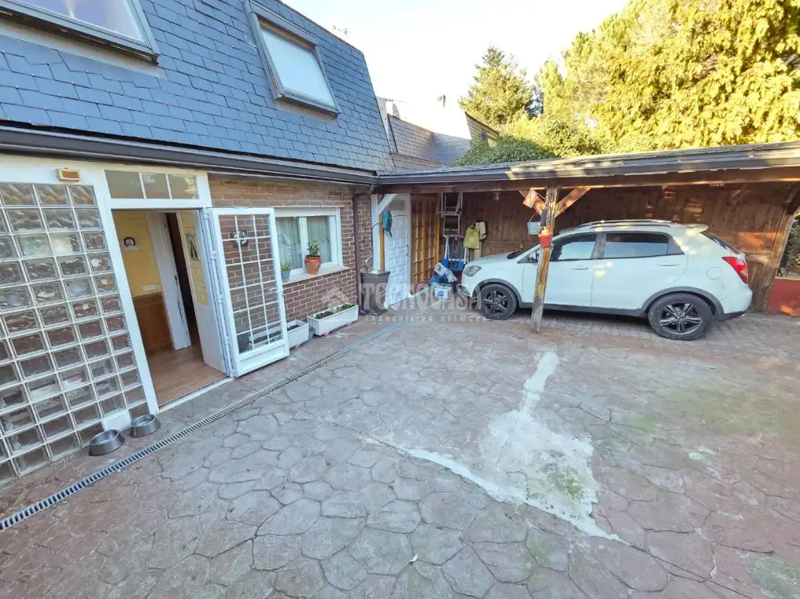 Garden of Detached homes for sale in Collado Mediano