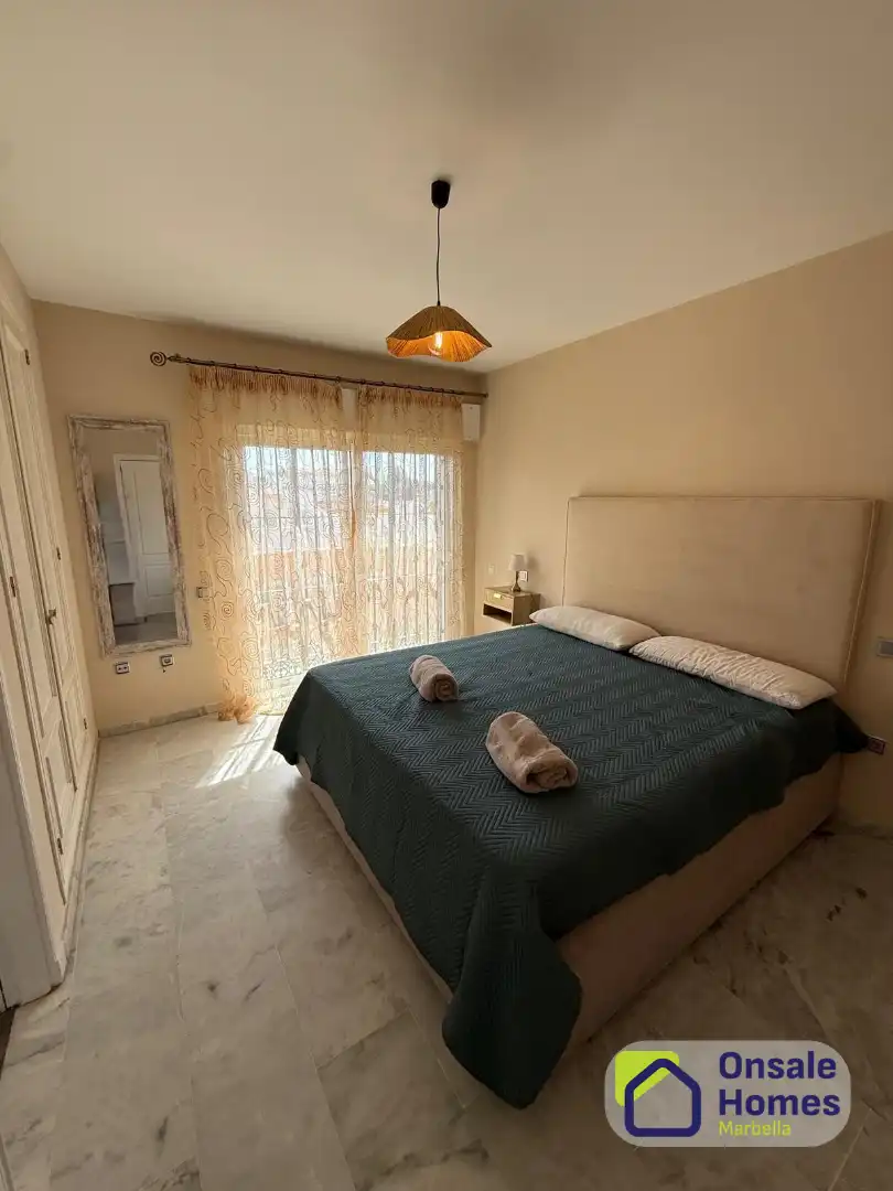 Habitación de Casa adosada en venta en Marbella con Aire acondicionado, Jardín privado y Terraza