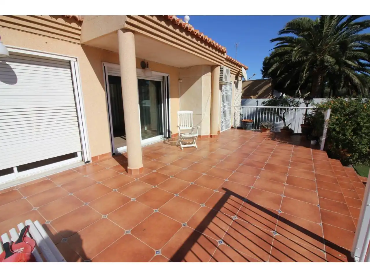 Terrassa de Casa o xalet en venda en Roquetas de Mar amb Aire condicionat, Jardí privat i Terrassa