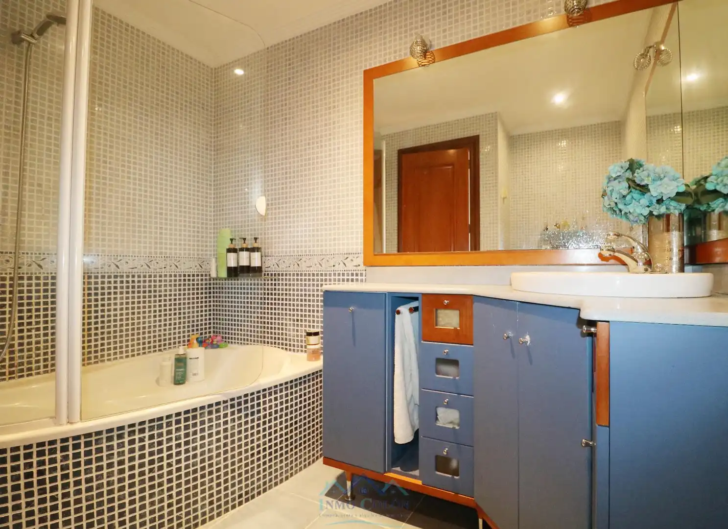 Bathroom of Duplexes for sale in Irun   with Heating, Terrace and Balcony