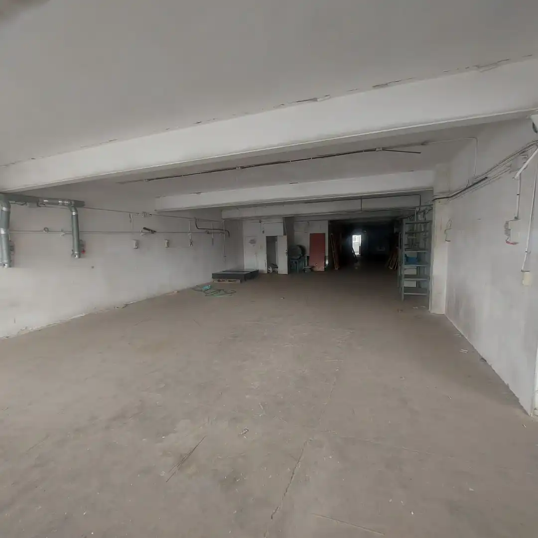 Local en venta en L'Hospitalet de Llobregat con Alarma
