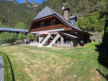 Casa con jardín en venta en Ctra de Pal