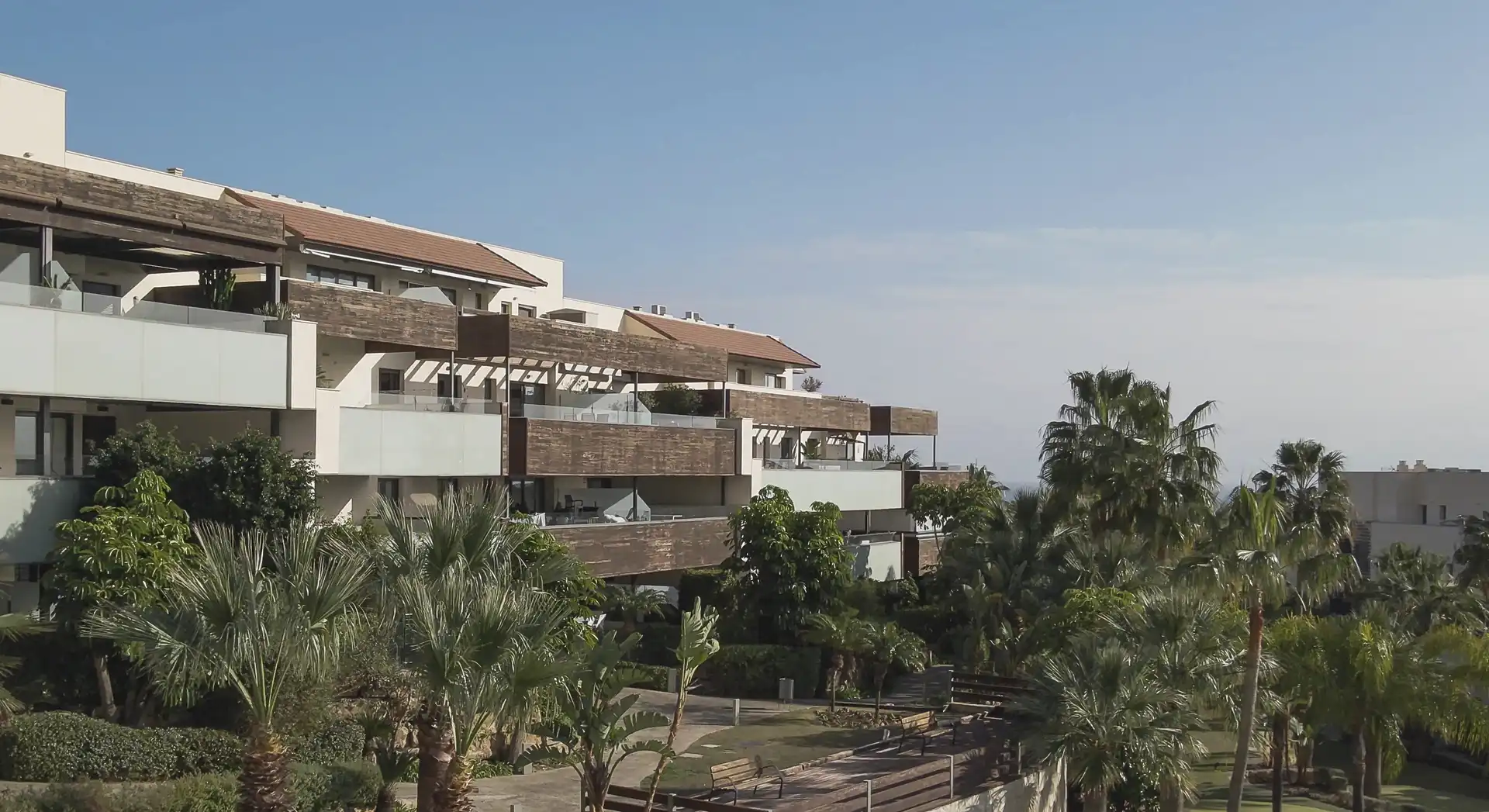Exterior view of Flat for sale in Benahavís  with Air Conditioner, Heating and Private garden