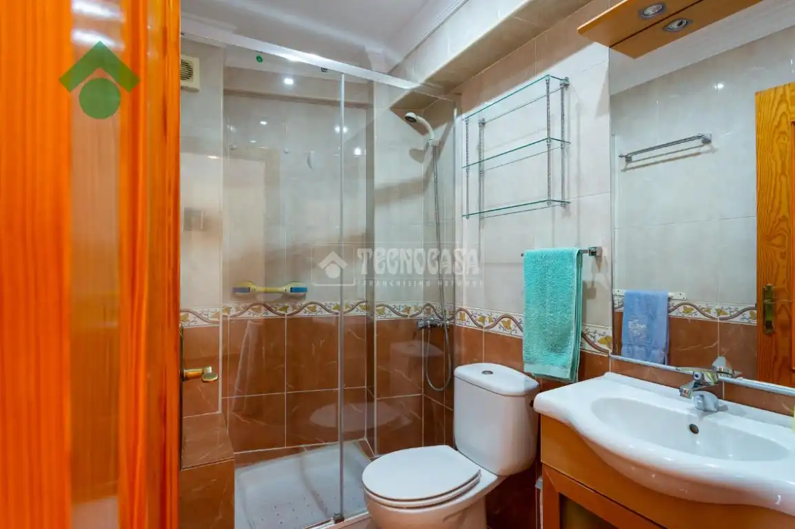 Baño de Piso en venta en Nerja con Amueblado