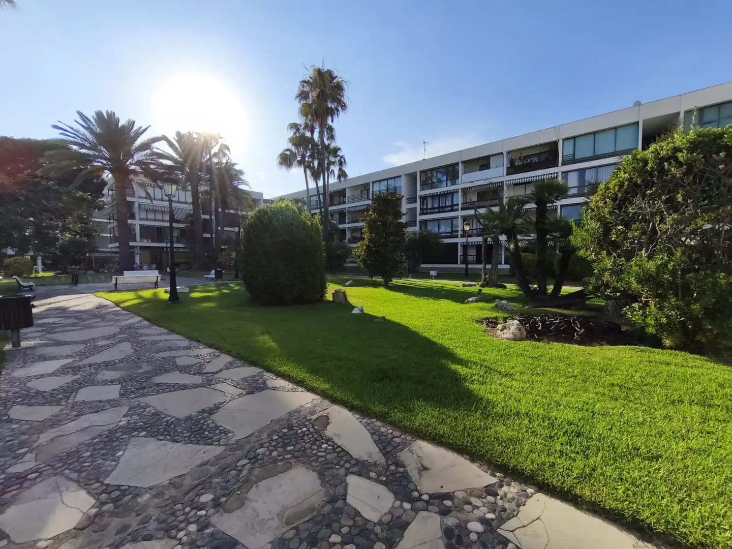 Außenansicht von Geschaftsraum zur Miete in Cambrils mit Klimaanlage, Heizung und Terrasse