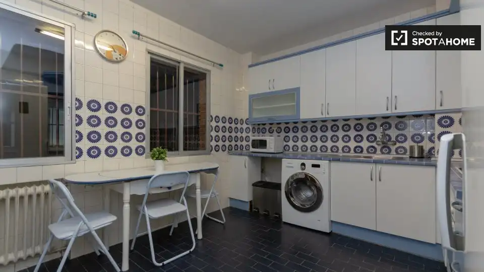 Cocina de Piso de alquiler en Alcalá de Henares con Aire acondicionado, Calefacción y Amueblado