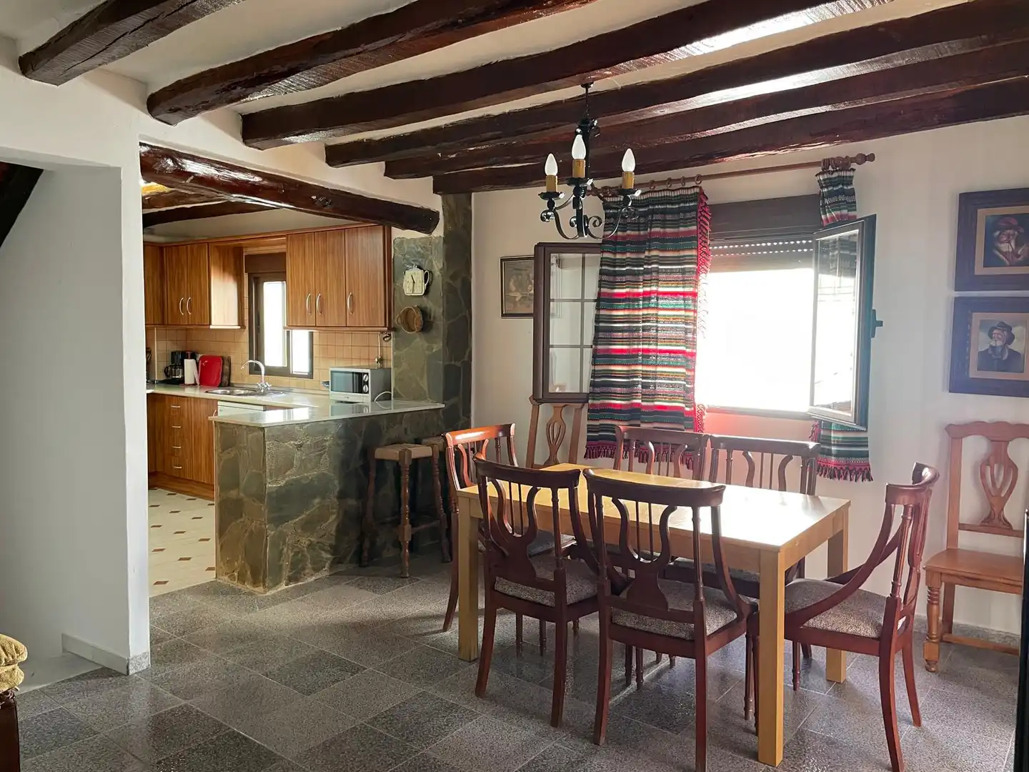 Menjador de Casa o xalet en venda en Alpujarra de la Sierra amb Aire condicionat, Calefacció i Terrassa