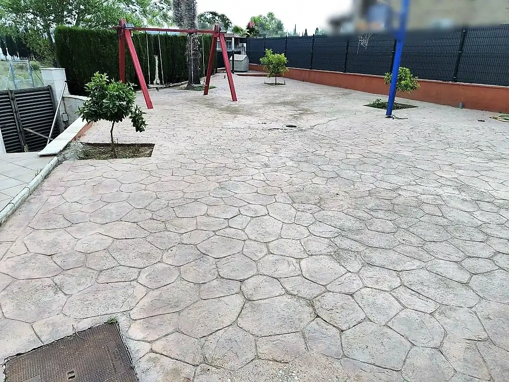 Terrassa de Casa o xalet en venda en Sant Andreu de la Barca amb Aire condicionat, Calefacció i Jardí privat