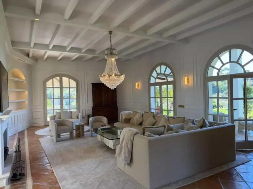 Sala d'estar de Casa o xalet de lloguer en Benahavís amb Aire condicionat, Jardí privat i Terrassa