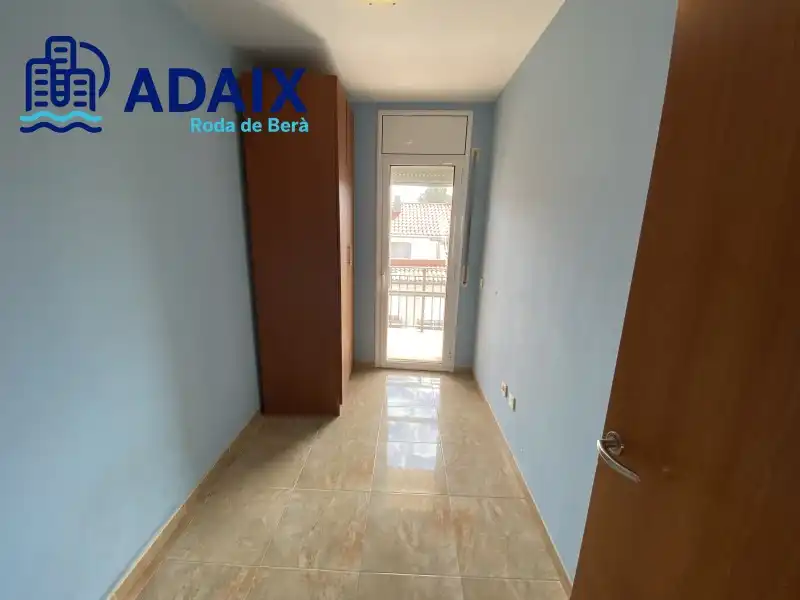 Habitación de Piso en venta en Roda de Berà con Calefacción, Terraza y Trastero