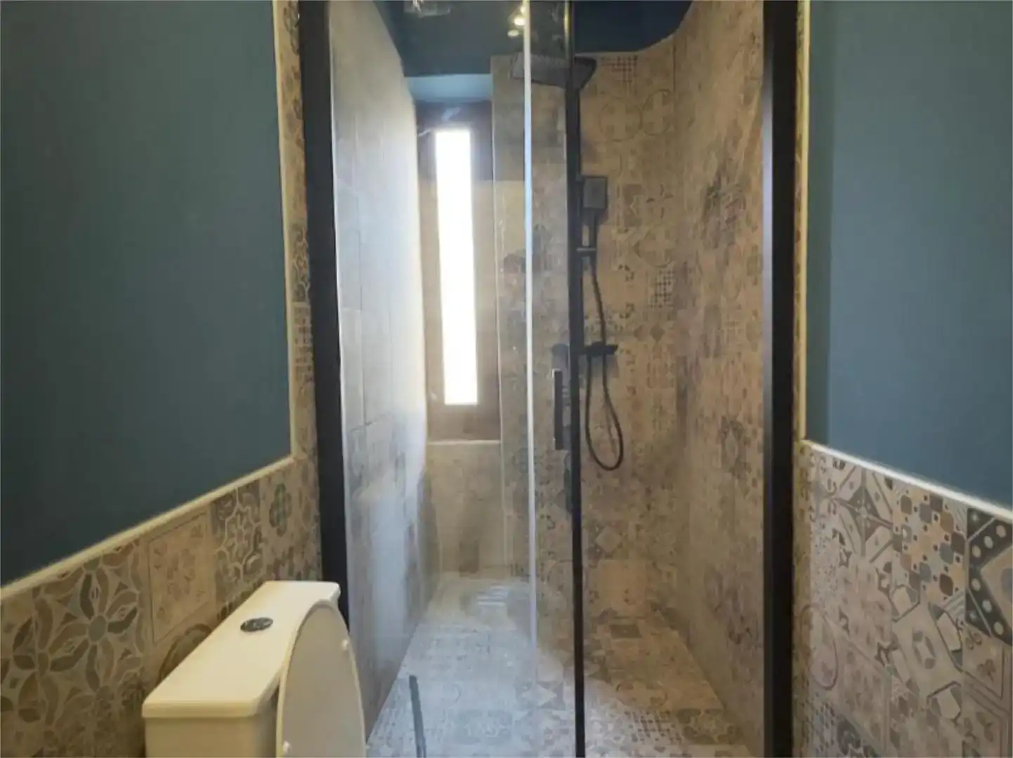 Badezimmer von Wohnungen zur Miete in  Granada Capital mit Klimaanlage und Balkon