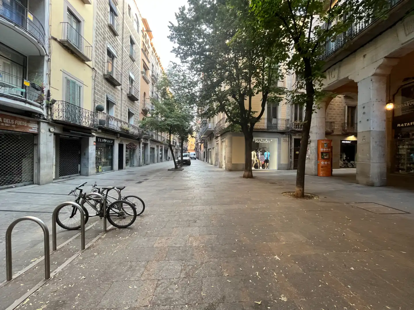 Außenansicht von Geschaftsraum zur Miete in Girona