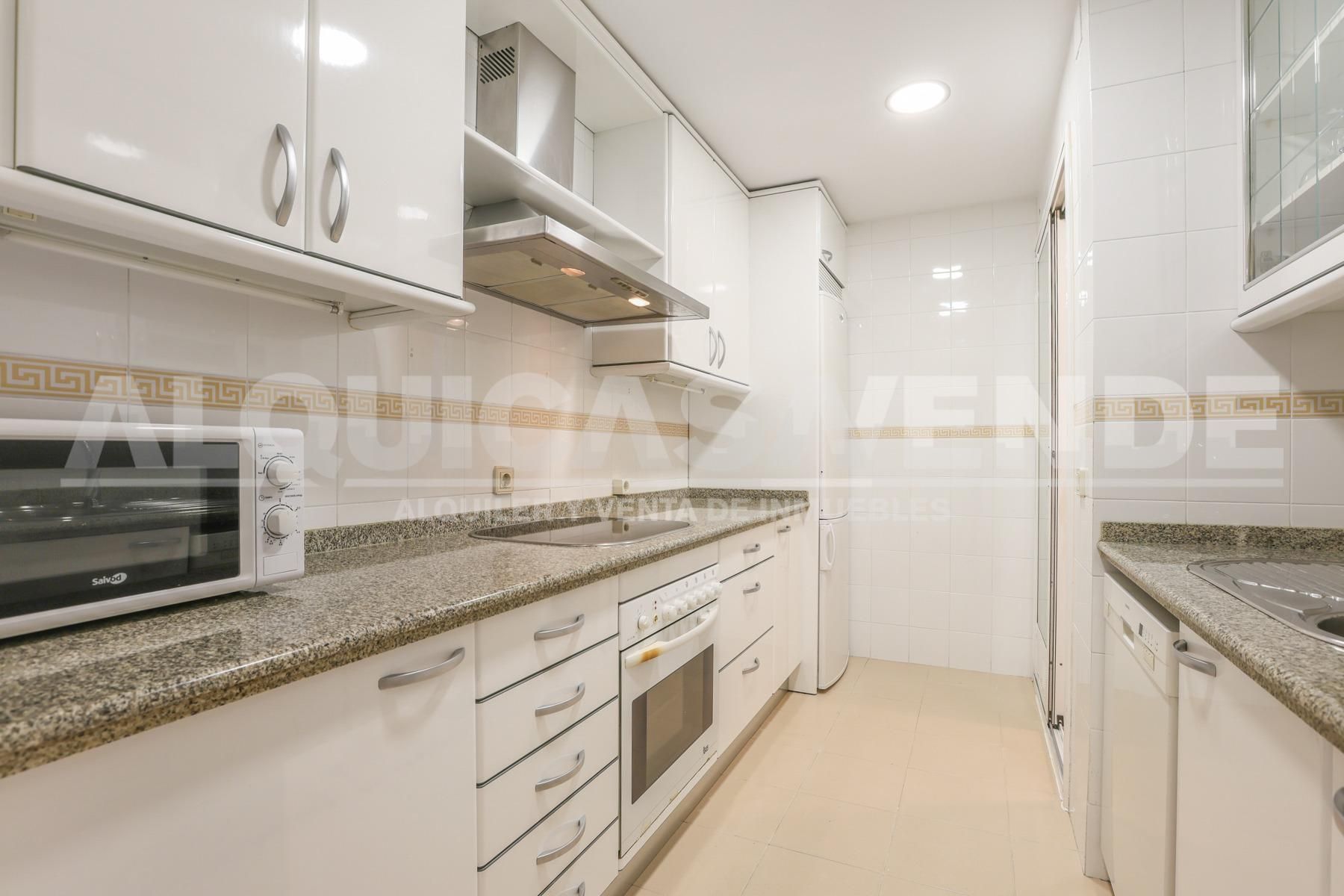 Cocina de Piso de alquiler en Camas con Aire acondicionado y Terraza