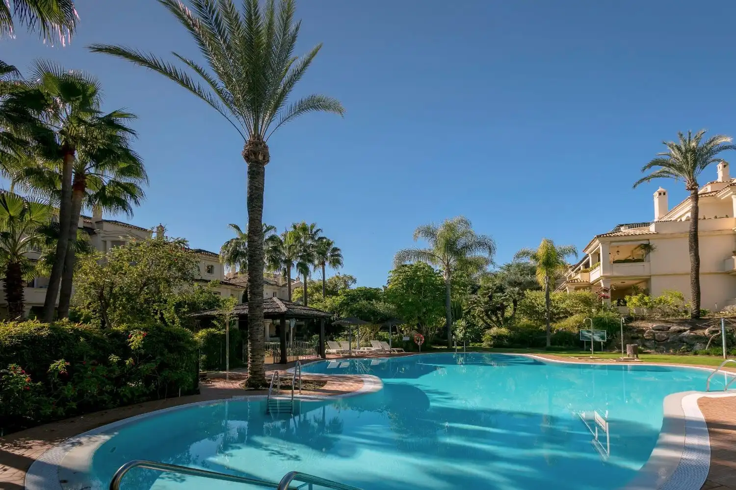 Penthouse with pool for sale in Nueva Andalucía, imagen 12