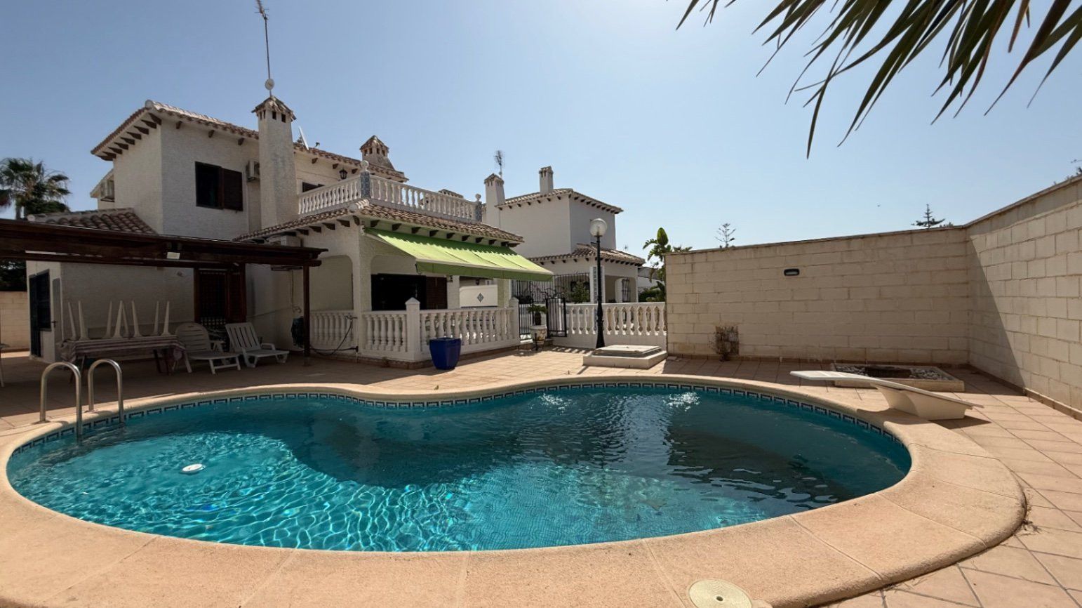 Swimming pool of House or chalet for sale in Orihuela  with Air Conditioner, Private garden and Terrace
