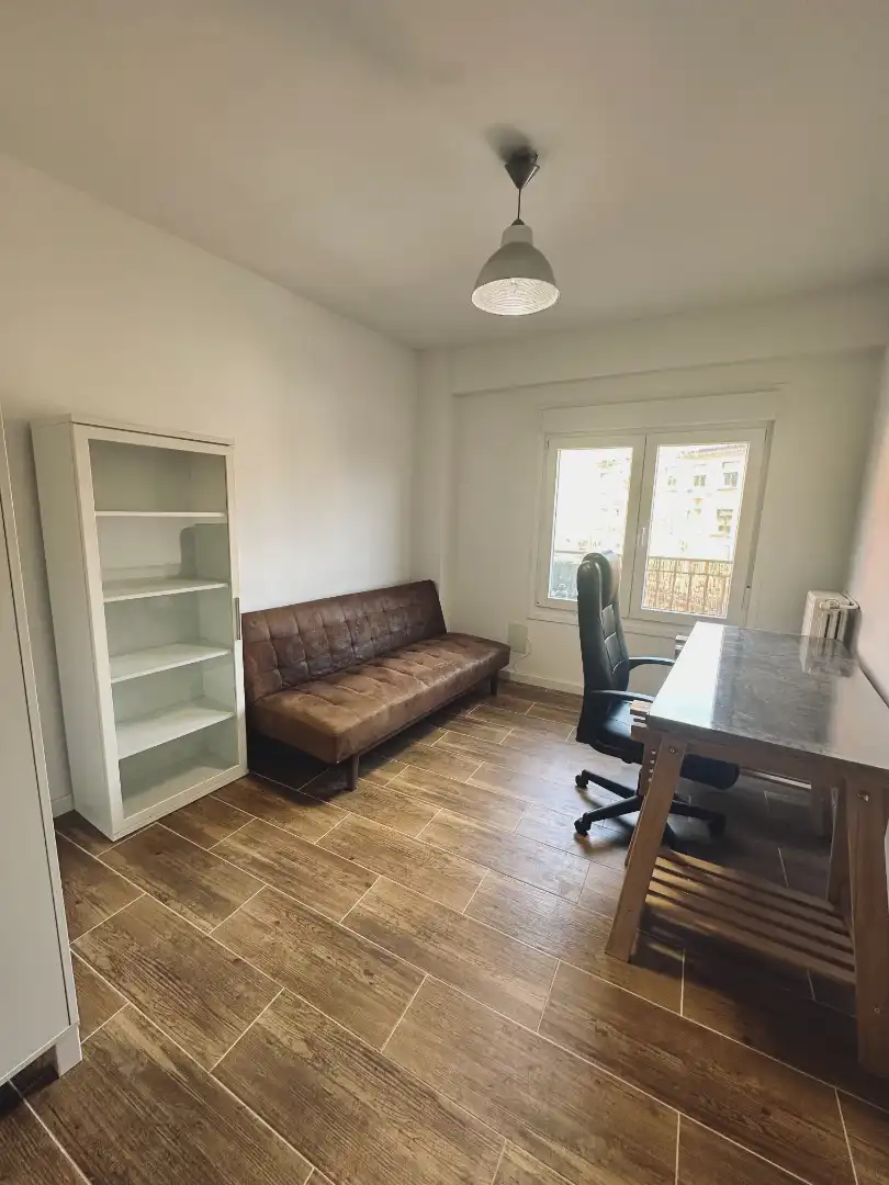 Habitación de Piso de alquiler en Zaragoza con Calefacción, Amueblado y Horno
