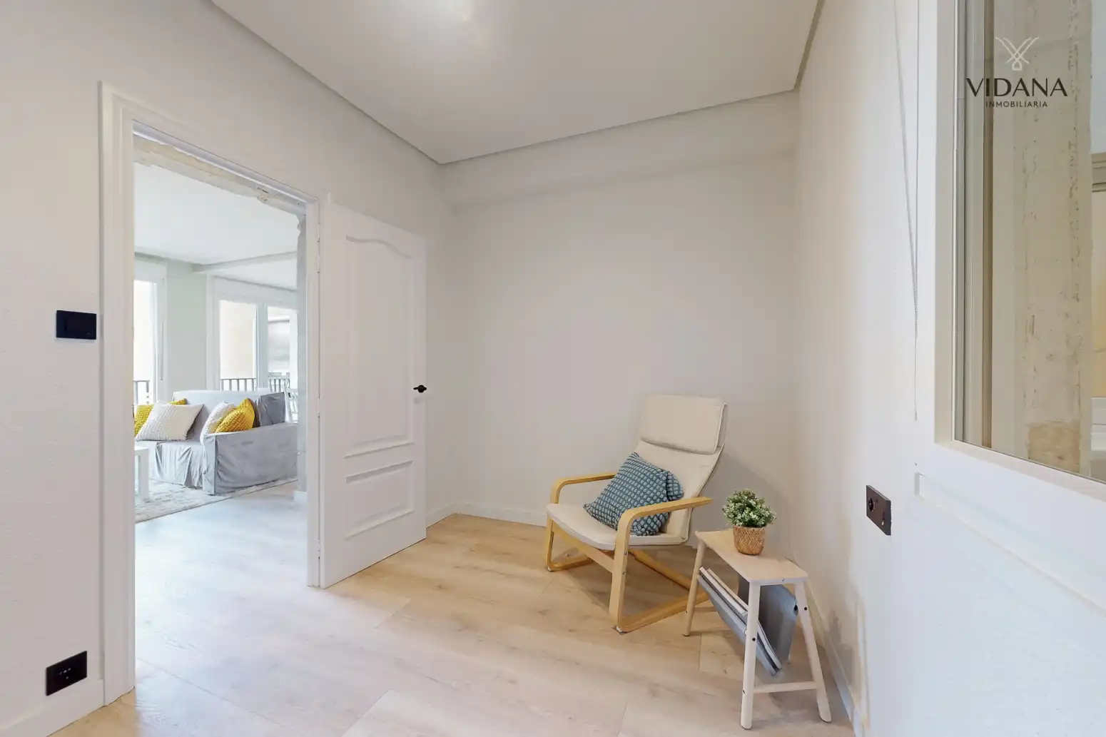 Piso en venta en  Pamplona / Iruña con Calefacción, Parquet y Terraza
