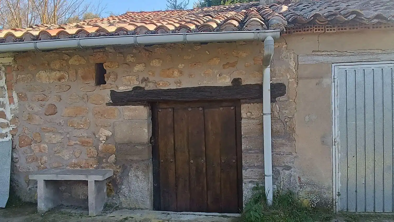 Vista exterior de Finca rústica en venda en Oña amb Calefacció, Jardí privat i Moblat