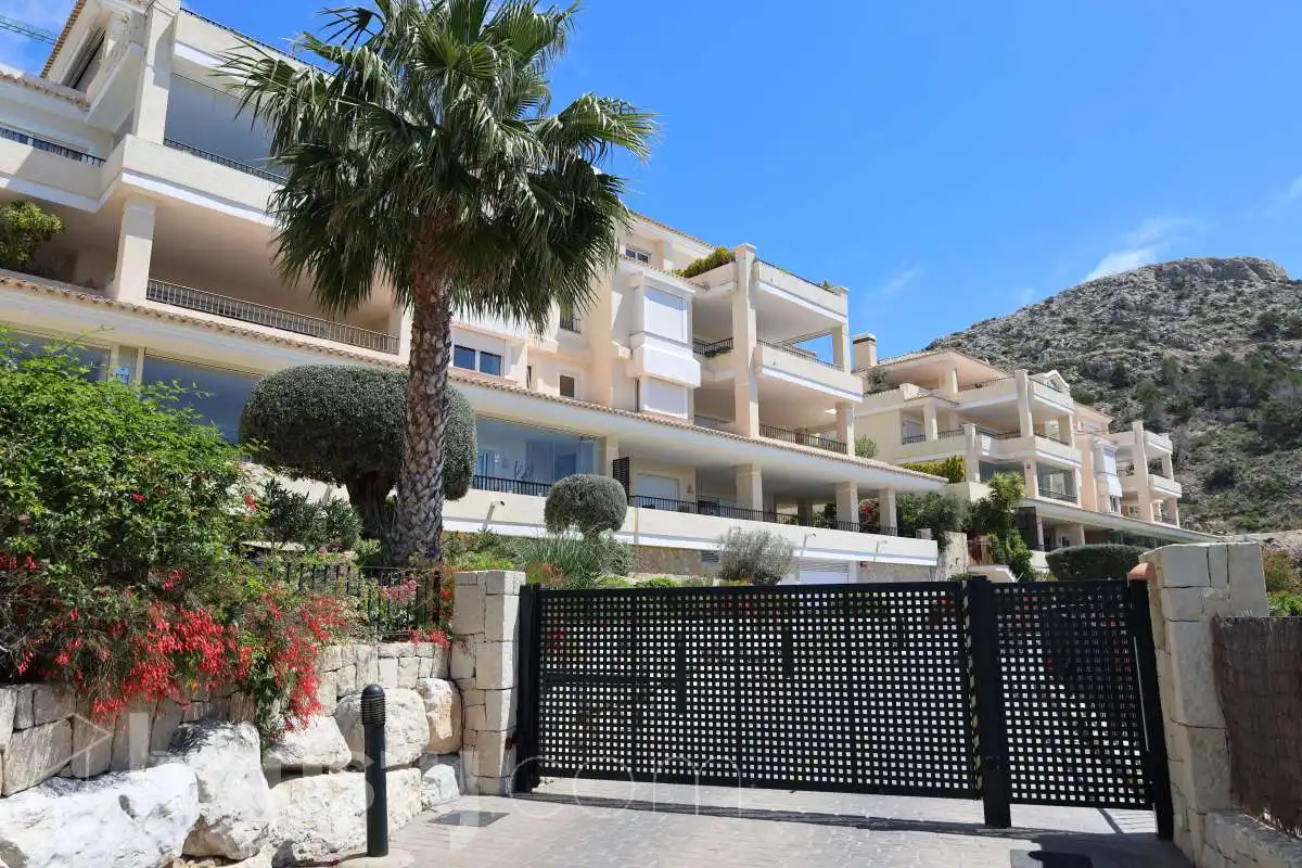 Vista exterior de Piso en venta en Altea con Aire acondicionado, Jardín privado y Terraza
