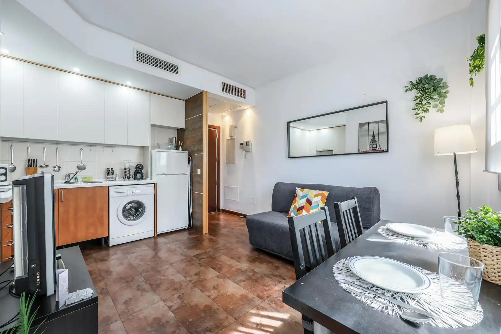 Exterior view of Flat for rent in Madrid  with Air Conditioner, Heating and Furnished