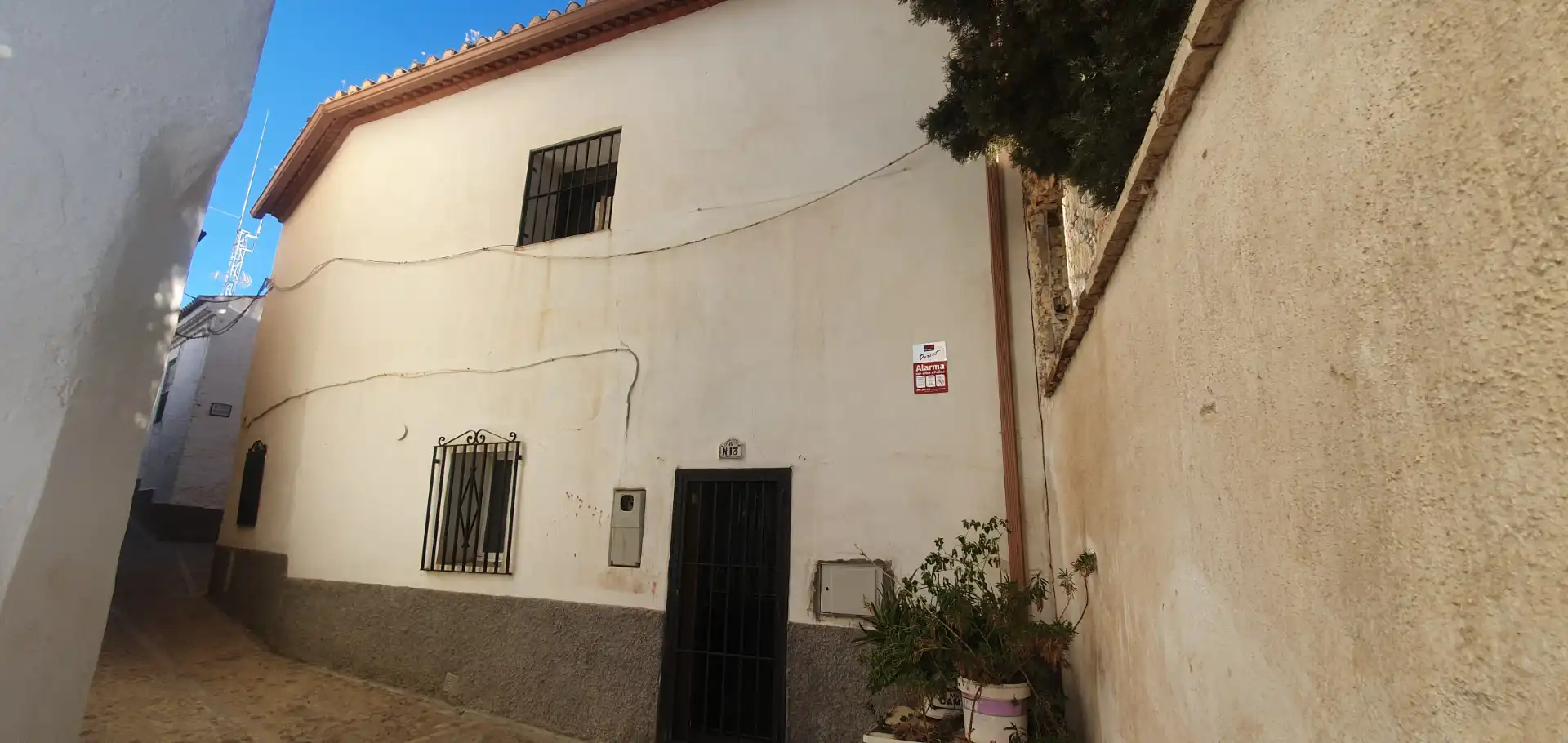 Vista exterior de Casa o xalet en venda en Guadix amb Moblat
