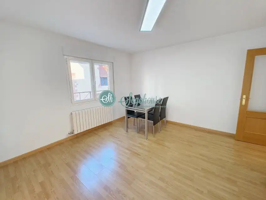 Piso en venta en Bernuy de Porreros con Calefacción, Terraza y Trastero