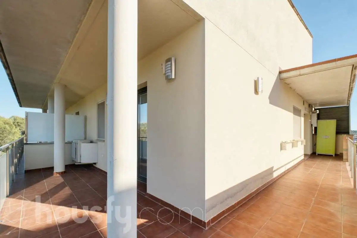 Maisonette zum Verkauf in Roda de Berà mit Klimaanlage, Terrasse und Abstellraum