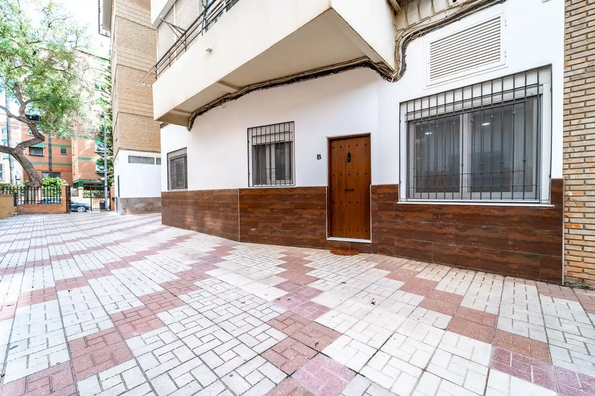 Vista exterior de Estudi en venda en Málaga amb Aire condicionat, Calefacció i Moblat