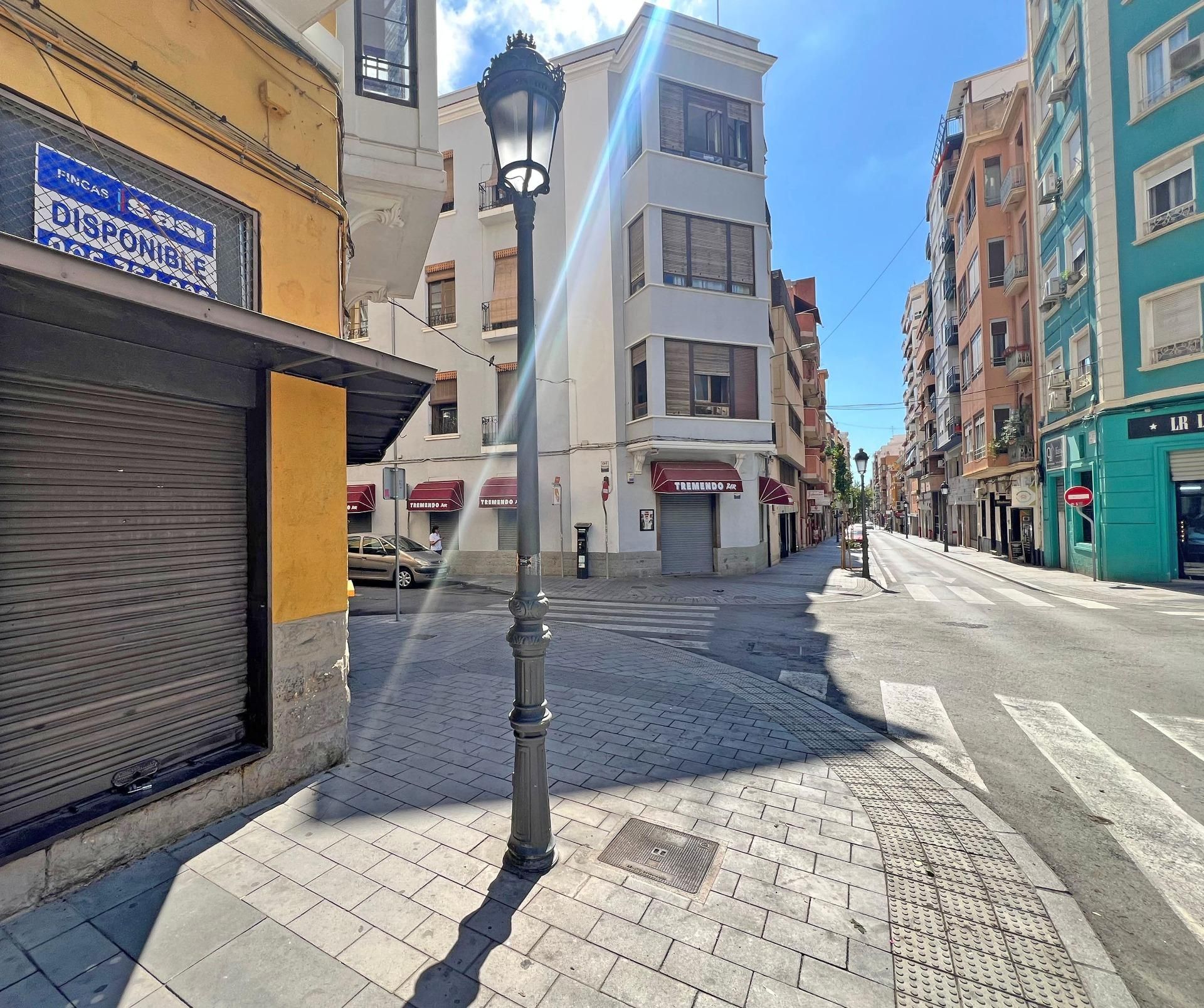 Vista exterior de Local en venda en Alicante / Alacant