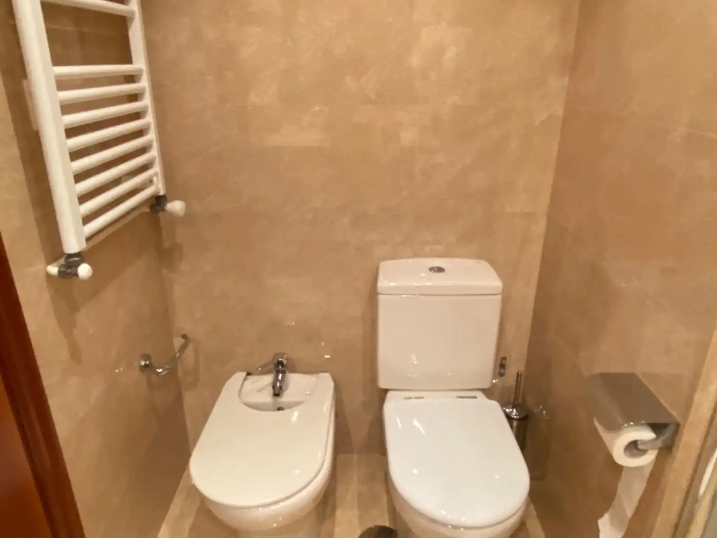 Bathroom of Flat for rent in Santiago de Compostela   with Heating and Furnished