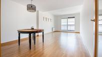 Living room of Flat for sale in  Madrid Capital  with Air Conditioner, Heating and Community pool